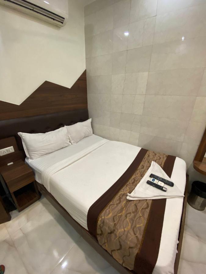 Hotel Palace Residency Near Lokmanya Tilak Terminus Mumbai Exterior foto