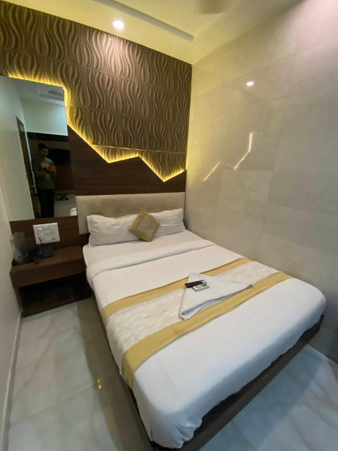 Hotel Palace Residency Near Lokmanya Tilak Terminus Mumbai Exterior foto